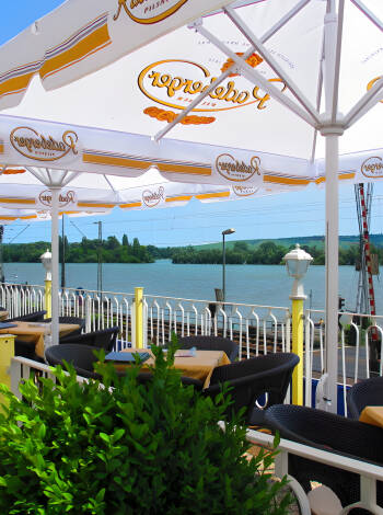 Parkhotel Rüdesheim är den perfekta platsen att bo på, precis vid Rhen.