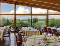 Active Hotel Paradiso & Golf är beläget i ett vackert, grönt område i Veneto, nära Gardasjöns södra sida. 