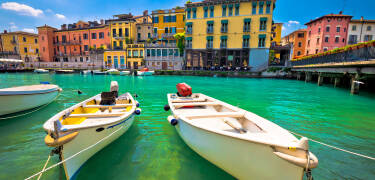 Hotellet erbjuder transfer till Peschiera centrum som är ett måste att utforska närmare.
