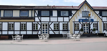 Bo på en mysig traditionell kro på Sydsjälland och upplev områdets många sevärdheter.